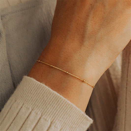 Pulseira Delicada de Corrente com Esferas
