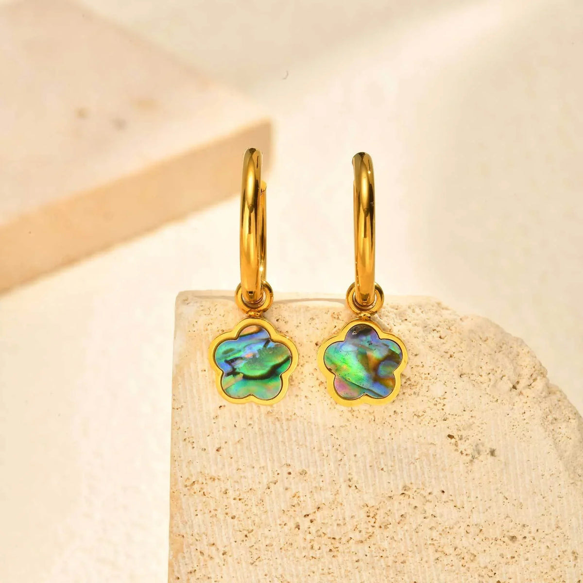 Brincos de Trevo Aurora com Abalone