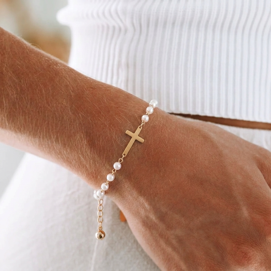 Pulseira Elora de Pérolas com Cruz